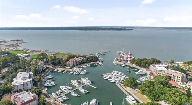 Lighthouse Tennis 2395, 2 Bedroom, Sleeps 6, Lagoon View, Sea Pines, Pool, Забронировать Отель Отели Хилтон-Хед-Айленд с парковкой, рядом с Stan Smith Tennis Academy, Парковка