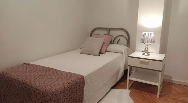 Bonito piso en el centro de Ourense, Book Hotel  