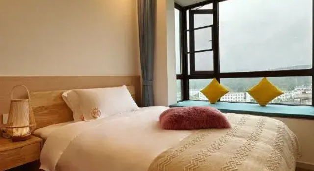 Люкс Day-Lily Inn (Tengchong Mayugu Hot Spring Town Store)