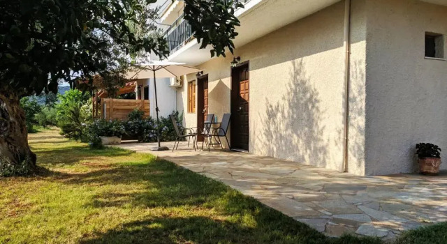 Трёхместный номер Standard с красивым видом из окна Oasis Apartments