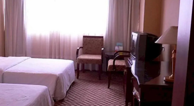 Hua Hai Hotel - Guangzhou, Забронировать Отель Отели Гуанчжоу с бассейном, рядом с The Guangzhou Academy of Fine Arts, Бассейн