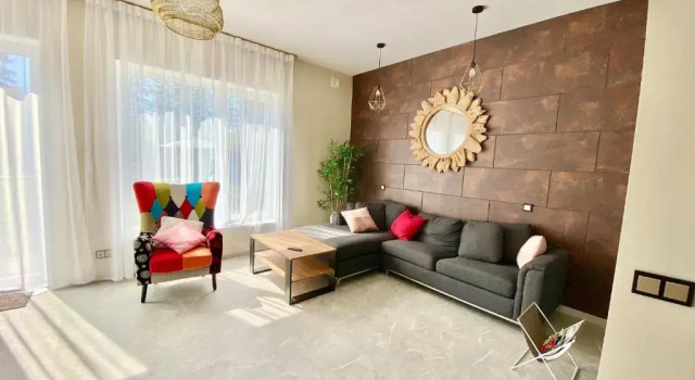 Villa Magnolia, Prenota Villa Babite Pieriga