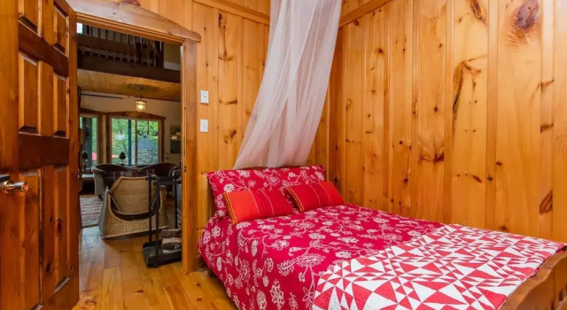 Stornoway is a Gorgeous cottage just 5 ft from White Lake!, Varaa Lomakoti  
