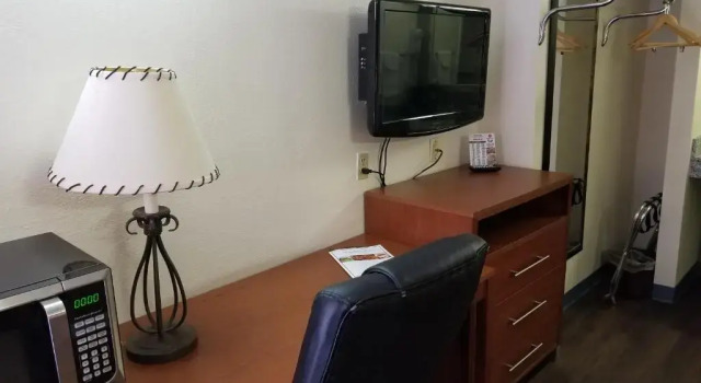 Четырёхместный номер Standard Travelodge by Wyndham Albuquerque West