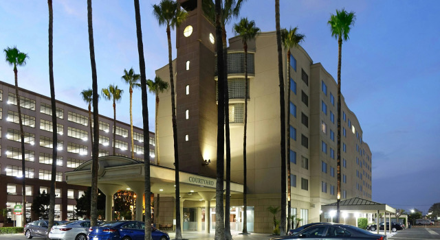 Courtyard by Marriott Los Angeles LAX/Century Boulevard