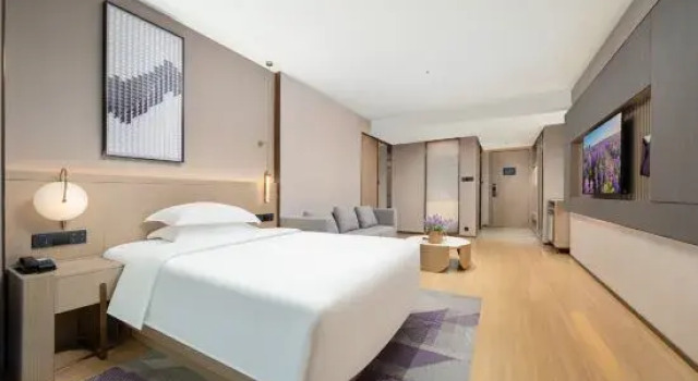 Люкс Lavande Hotel (Beihai Yintan Avenue Qiaogang Beach)
