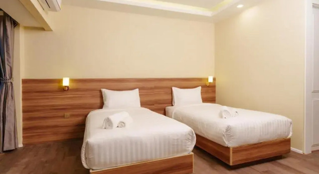 Полулюкс Calinton Hotel