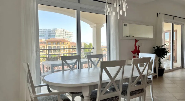 Апартаменты Deluxe с 3 комнатами с балконом и с видом на гавань The Hotel Porto Cupecoy