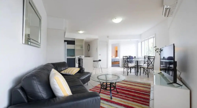 Peaceful 1 Bedroom Apartment with Parking, Prenota Appartamento  