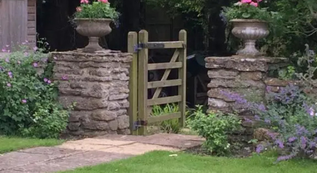 Hound House Bed & Breakfast