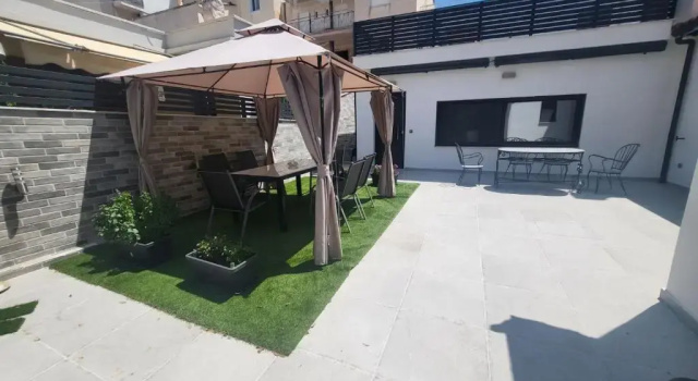 Апартаменты Casa d' Irene near airport, 200 mtrs from the beach, Artemis center