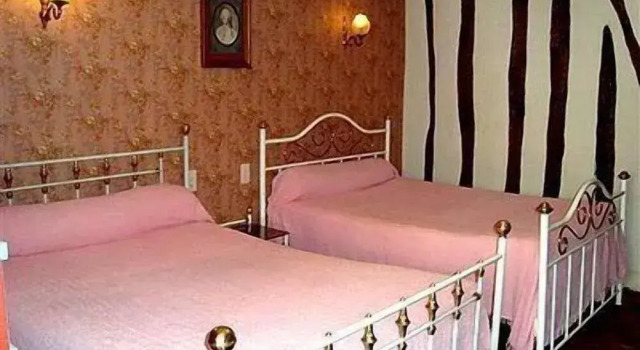 Logis Hôtel Restaurant Métropole, Rezerwuj Hotel Mirande Gers