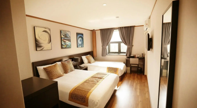 Sun Land Hotel Jeju, Забронировать Отель Отели и гостиницы Jeju City, рядом с Развлекательный центр Playbox VR jeju, Отель