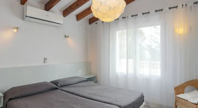 Beautiful 8-persn Villa in Moraira, Large Terraces and Heated Swimming Pool; Unique View, Забронировать Вилла Benimeit 