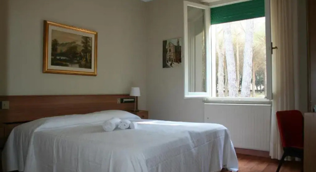 Hotel Villa dei Pini, Varaa Hotelli Gualdo Cattaneo Umbria