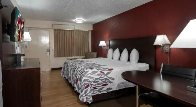 Номер Superior Red Roof Inn Champaign - University