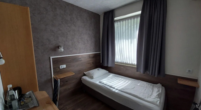Hotel Müller Köln, Забронировать Отель Отели Старого города - Севера - Кельн 3 звезды, рядом с Cologne City Museum, 3*