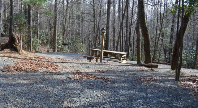 Тент Linville Falls Campground, RV Park, and Cabins
