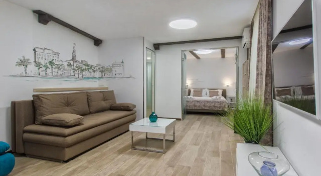 Derek Apartments