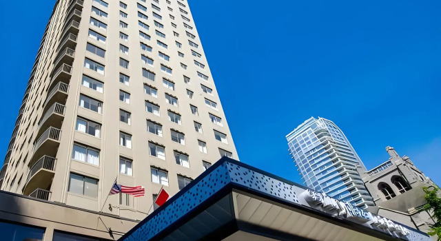 Century Plaza Hotel, Забронировать Отель Уэст-Энд Ванкувер, рядом с Торговый центр Остров Гранвиль