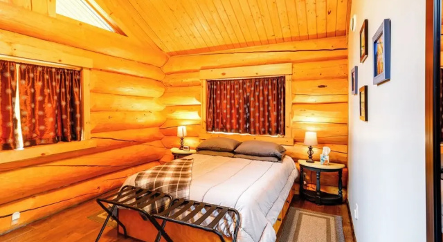 Domek wiejski 3 pokoje Riverside Log Cabin: On-site Aurora Viewing!