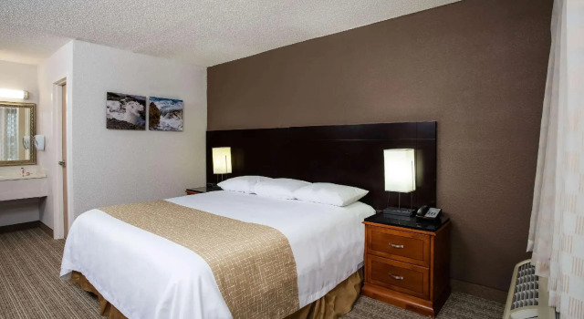 Двухместный номер Standard Travelodge by Wyndham Fort Wayne North