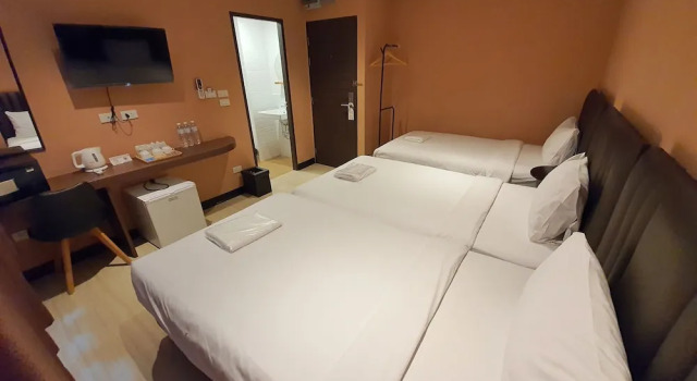 Трёхместный номер Economy Lets Zzz Bangkok