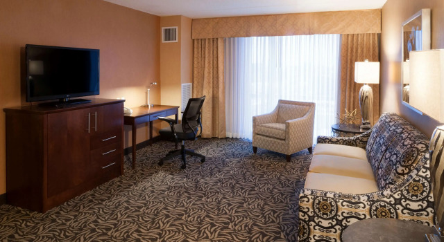 DoubleTree by Hilton Bay City - Riverfront