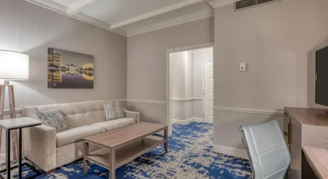 Люкс c 1 комнатой Crowne Plaza Albany - The Desmond Hotel