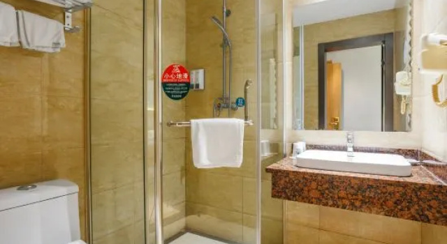 Номер Business с видом на улицу GreenTree Inn Shanghai Hongqiao Hub Convention Center Jinghua Road Shell Hotel