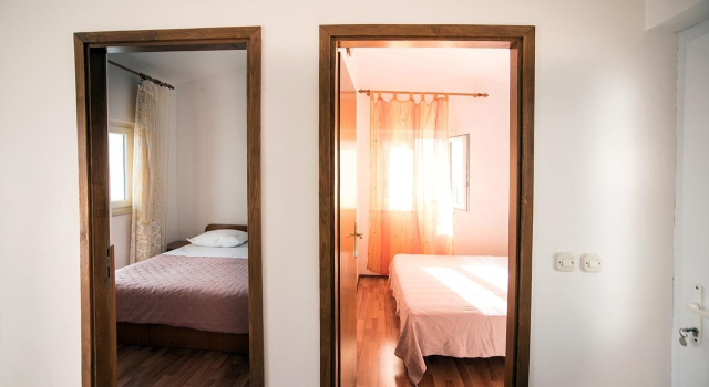 Apartment Nina - sea view family apartments A6 Celina Zavode, Riviera Omis, Book Lejlighed Hoteller i Celina med parkering, Parkering