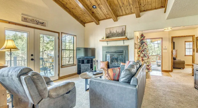 Hot Tub Haven w/ Game Room & Grill in Ruidoso!, Varaa Lomakoti Ruidoso New Mexico