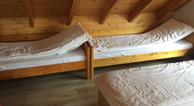 Casa Green Garden, Rezerwuj Hostel Hotele w Carpathians - Romania z parkingiem, Parking