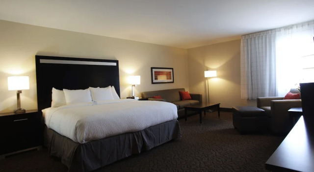 Студия Carrollton Hotel