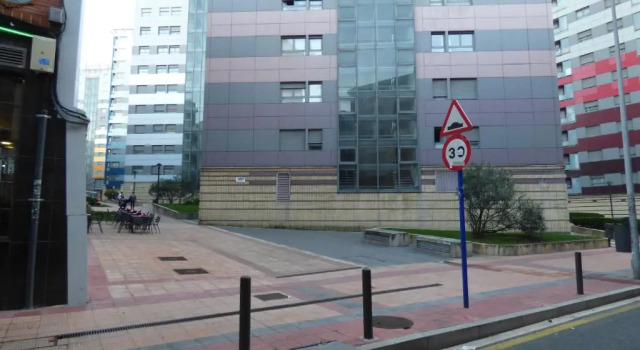 Guggenheim a 15 minutos. BEC a 5 minutos, Rezerwuj Hotel Hotele w Baskonia z parkingiem, Parking
