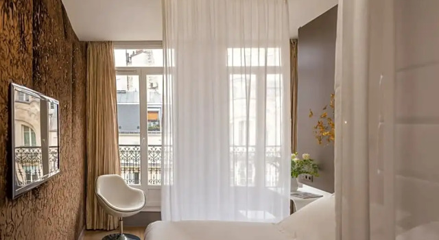 Номер Standard с балконом Legend Hôtel Paris