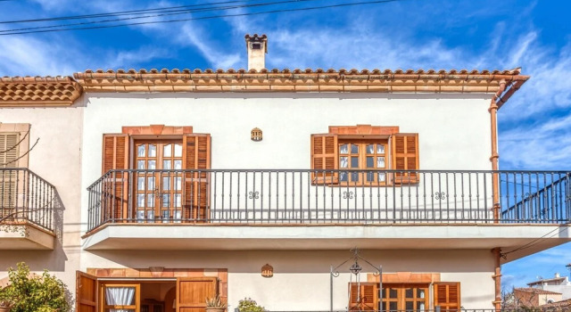 Cosy Holiday Home in S'illot-cala Morlanda With Sea Nearby
