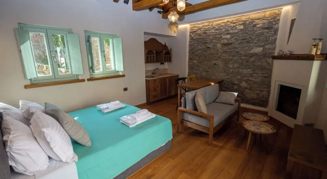 Полулюкс с видом на внутренний двор Nostos Country House