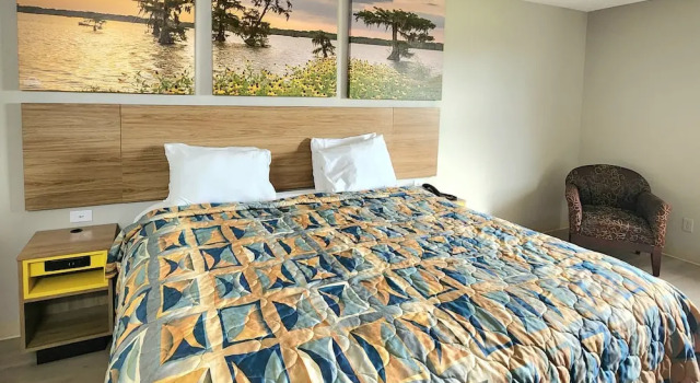 Люкс Days Inn by Wyndham Lafayette Scott