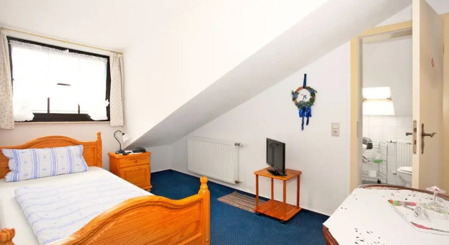 Klippenhotel garni, Buchen Sie Hotel Usingen Taunus