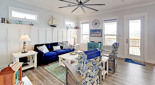 New Listing! Newly Built Waterfront W/ Deck 2 Bedroom Home, Rezerwuj Hotel Port Bolivar Teksas