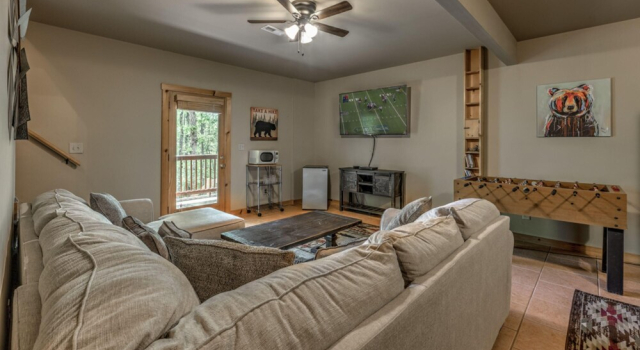 Cozy Bear Cabin by Escape to Blue Ridge, Rezerwuj Hotel Blue Ridge Georgia