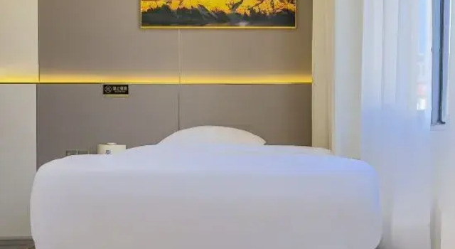 Двухместный семейный люкс Shangri-La Fengyue Mountain Residence Homestay (Dukezong Ancient City)