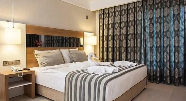 Люкс с красивым видом из окна Cherry Garden City & Spa Hotel