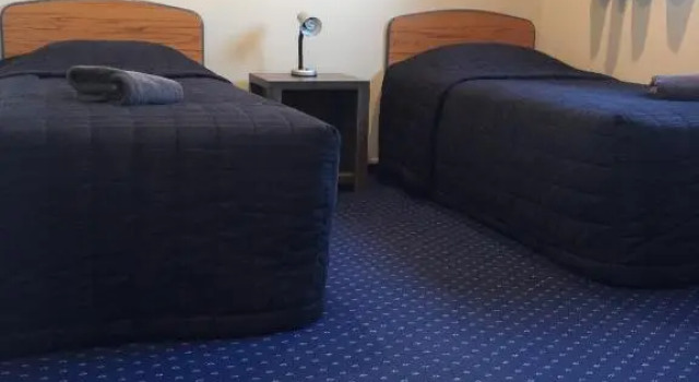 Апартаменты Bay City Motor Lodge