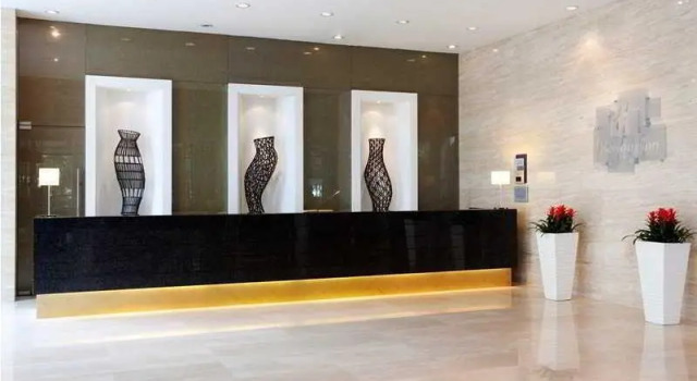 Holiday Inn Central Plaza, Забронировать Отель Отели Пекина с завтраком, рядом с Beijing China Numismatic Museum, Завтраки