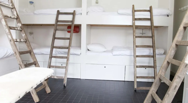 Familiehuis Haarlem, Забронировать Отель Харлем Zuid-Kennemerland