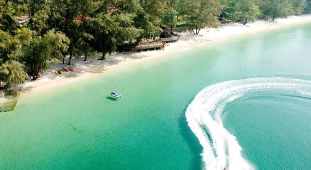 Номер Deluxe Lakeside by Sokha Beach Resort