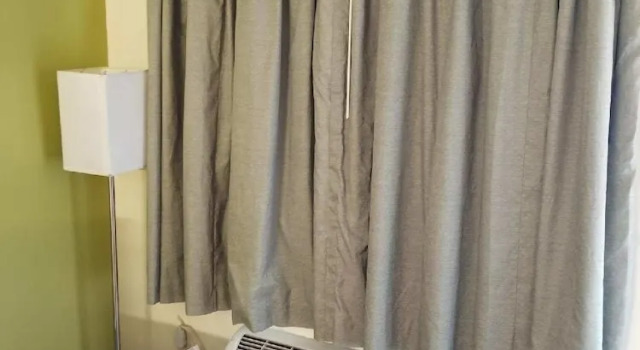 Четырёхместный номер Standard Economy Inn & Suites