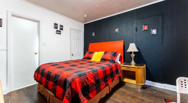 Номер Standard Yellow Pillow inn